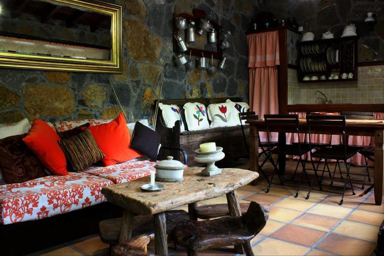 Casa Mary Lola Guest House Tinor Екстериор снимка